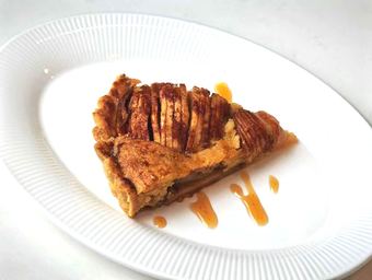 Apple Cinnamon Pie